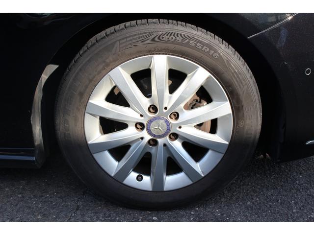 Ｂクラス Ｂ１８０　ブルーエフィシェンシー　本革シート　シートヒーター　電動格納ドアミラー　オートライト　ソナー　ＨＤＤナビ　Ｂモニター　キーレスキー　ＥＴＣ車載器　電動シート　オートエアコン　ターボ（12枚目）