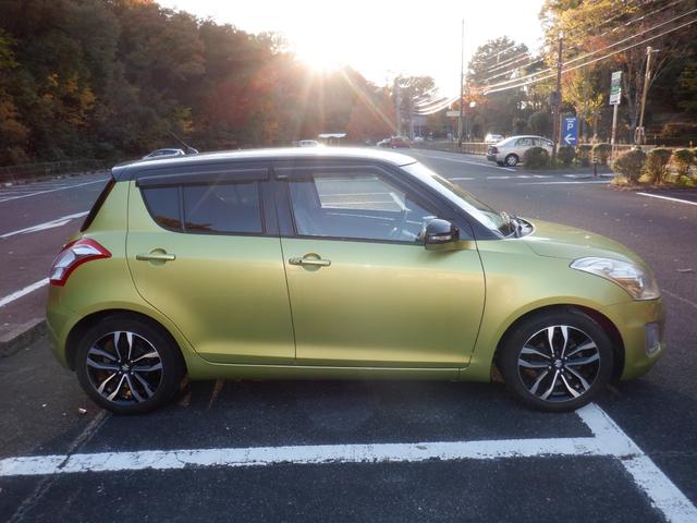 スイフト スタイル－ＤＪＥ　スマートキー　社外ＳＤナビ　ワンセグ　アイドリングストップ　オートエアコン　横滑り防止装置　盗難防止装置　ＥＴＣ（5枚目）