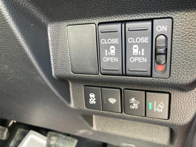 クロスター 登録済未使用車 シートヒーター 衝突軽減ブレーキ コーナーセンサー 両側電動スライド アイドリングストップ ホンダセンシング オートライト オートエアコン バックカメラ 3列6人乗り アルミホイール(16枚目)
