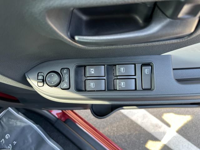 タント Ｘ　片側電動スライドドア　衝突被害軽減ブレーキ　コーナーセンサー　電動格納ドアミラー　ＬＥＤヘッドライト　オートハイビーム　アイドリングストップ　オートエアコン　パワーウインドウ　Ｂカメラ　届出済未使用車（17枚目）