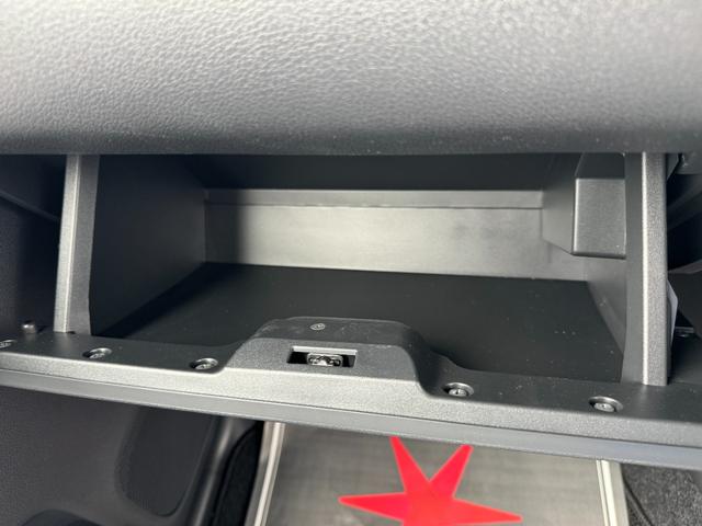 ムーヴキャンバス ストライプスＧ　両側電動スライドドア　衝突被害軽減ブレーキ　コーナーセンサー　電動格納ドアミラー　ＬＥＤヘッドライト　オートハイビーム　アイドリングストップ　オートエアコン　パワーウインドウ　Ｂカメラ　届出済未使用車（18枚目）