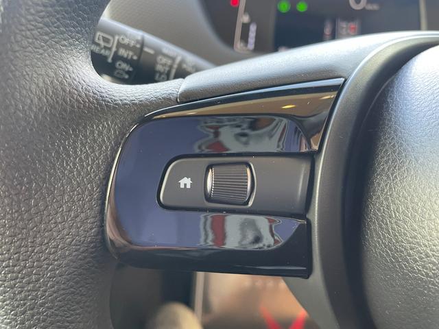 フィット ベーシック　登録済未使用車　衝突被害軽減ブレーキ　コーナーセンサー　スマートキー　アダクティブクルーズコントロール　電動格納ドアミラー　横滑り防止機能　オートハイビーム　オートエアコン　パワーウインドウ（16枚目）