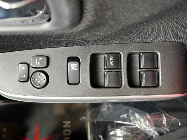 ソリオバンディット ハイブリッドSV 車検8年3月 全方位カメラ 衝突被害軽減ブレーキ 片側電動スライドドア アルミホイール 電動格納ドアミラー クルーズコントロール スマートキー 横滑り防止機能 セキュリティアラーム オートエアコン(19枚目)