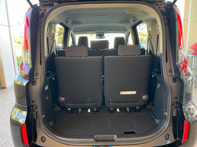 シエンタ ハイブリッドX 登録済未使用車 片側電動スライドドア 衝突被害軽減ブレーキ コーナーセンサー スマートキー アダクティブクルーズコントロール LEDヘッドライト 電動格納ドアミラー 3列シート7人乗り(11枚目)