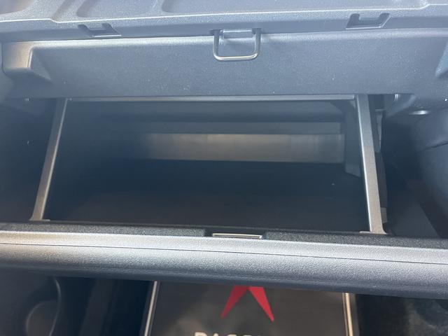 シエンタ ハイブリッドX 登録済未使用車 片側電動スライドドア 衝突被害軽減ブレーキ コーナーセンサー スマートキー アダクティブクルーズコントロール LEDヘッドライト 電動格納ドアミラー 3列シート7人乗り(18枚目)