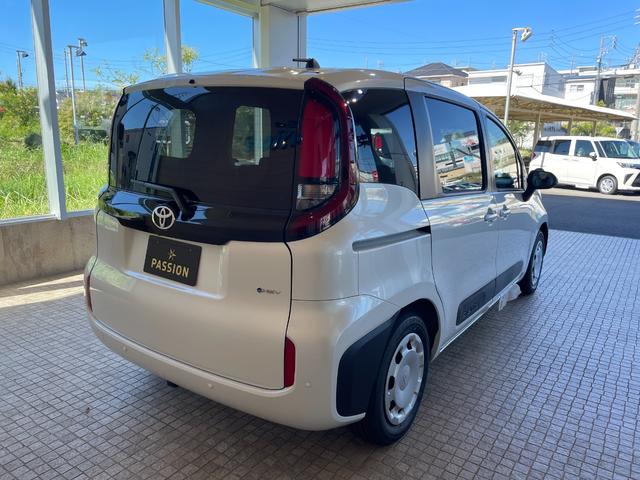 シエンタ ハイブリッドX 登録済未使用車 片側電動スライドドア 衝突被害軽減ブレーキ コーナーセンサー スマートキー アダクティブクルーズコントロール LEDヘッドライト 電動格納ドアミラー 3列シート7人乗り(8枚目)