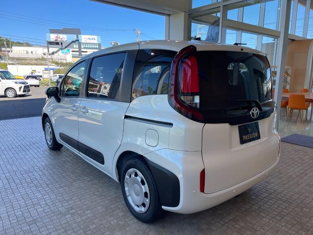 シエンタ ハイブリッドX 登録済未使用車 片側電動スライドドア 衝突被害軽減ブレーキ コーナーセンサー スマートキー アダクティブクルーズコントロール LEDヘッドライト 電動格納ドアミラー 3列シート7人乗り(10枚目)