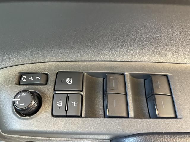 シエンタ ハイブリッドX 登録済未使用車 片側電動スライドドア 衝突被害軽減ブレーキ コーナーセンサー スマートキー アダクティブクルーズコントロール LEDヘッドライト 電動格納ドアミラー 3列シート7人乗り(22枚目)