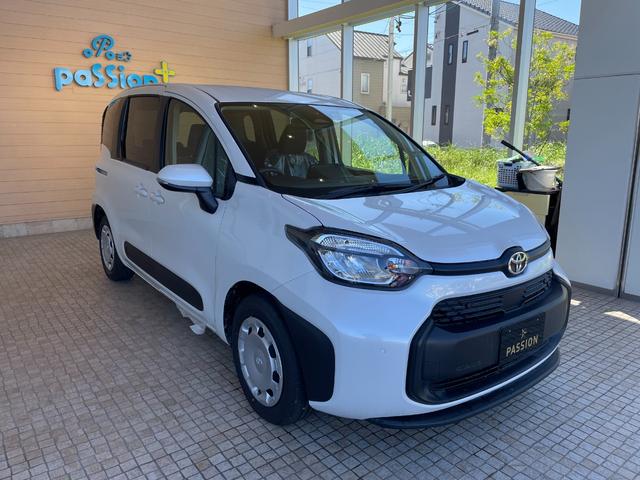 シエンタ ハイブリッドX 登録済未使用車 片側電動スライドドア 衝突被害軽減ブレーキ コーナーセンサー スマートキー アダクティブクルーズコントロール LEDヘッドライト 電動格納ドアミラー 3列シート7人乗り(7枚目)