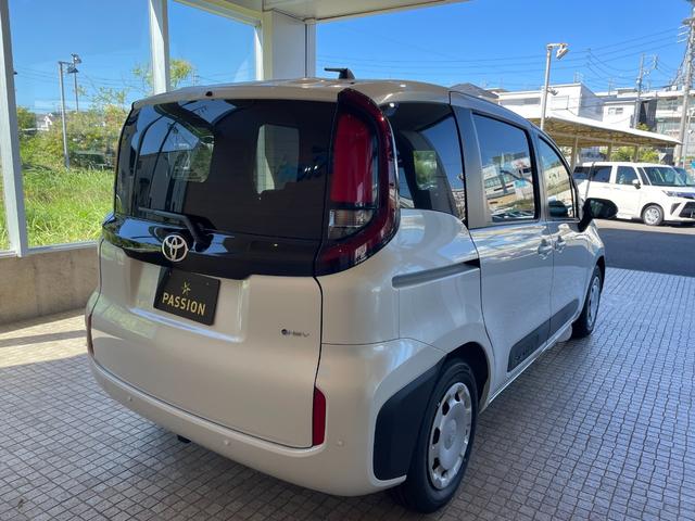 シエンタ ハイブリッドX 登録済未使用車 片側電動スライドドア 衝突被害軽減ブレーキ コーナーセンサー スマートキー アダクティブクルーズコントロール LEDヘッドライト 電動格納ドアミラー 3列シート7人乗り(8枚目)