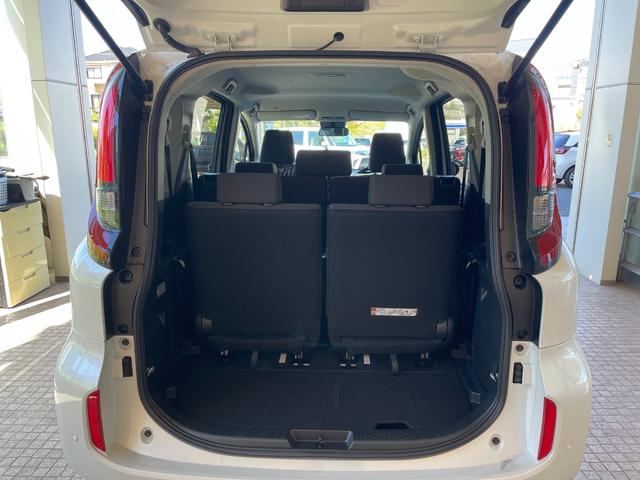 シエンタ ハイブリッドX 登録済未使用車 片側電動スライドドア 衝突被害軽減ブレーキ コーナーセンサー スマートキー アダクティブクルーズコントロール LEDヘッドライト 電動格納ドアミラー 3列シート7人乗り(11枚目)