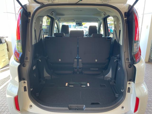 シエンタ ハイブリッドX 登録済未使用車 片側電動スライドドア 衝突被害軽減ブレーキ コーナーセンサー スマートキー アダクティブクルーズコントロール LEDヘッドライト 電動格納ドアミラー 3列シート7人乗り(12枚目)