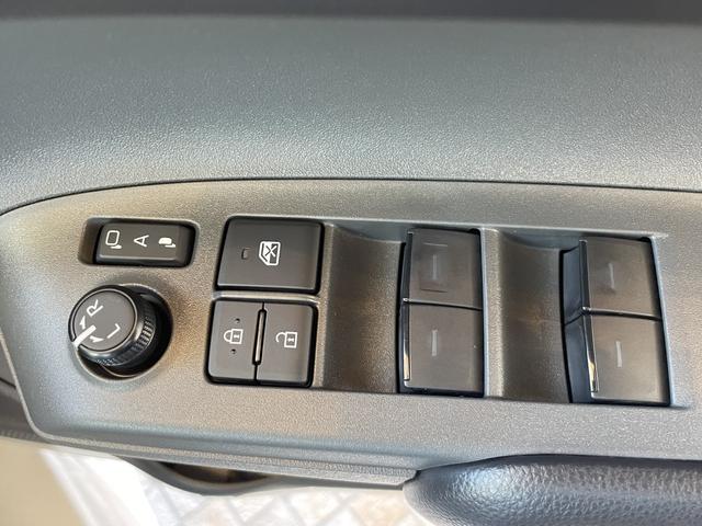 シエンタ ハイブリッドX 登録済未使用車 片側電動スライドドア 衝突被害軽減ブレーキ コーナーセンサー スマートキー アダクティブクルーズコントロール LEDヘッドライト 電動格納ドアミラー 3列シート7人乗り(22枚目)