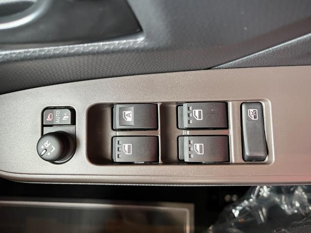 ルーミー Ｘ　登録済未使用車　片側電動スライドドア　ディスプレイオーディオ　衝突被害軽減ブレーキ　コーナーセンサー　スマートキー　電動格納ドアミラー　ハイビームアシスト　アイドリングストップ　バックカメラ（18枚目）