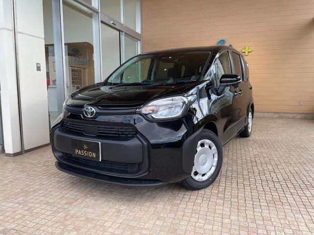 シエンタ ハイブリッドＸ　登録済未使用車　片側電動スライドドア　衝突被害軽減ブレーキ　コーナーセンサー　スマートキー　アダクティブクルーズコントロール　ＬＥＤヘッドライト　電動格納ドアミラー　３列シート７人乗り（4枚目）