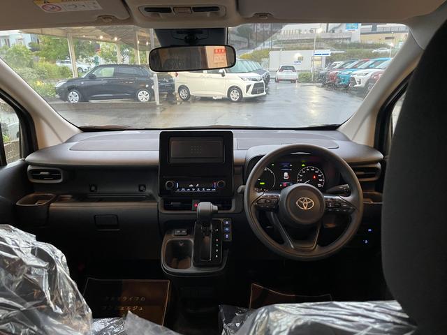 シエンタ ハイブリッドＸ　登録済未使用車　片側電動スライドドア　衝突被害軽減ブレーキ　コーナーセンサー　スマートキー　アダクティブクルーズコントロール　ＬＥＤヘッドライト　電動格納ドアミラー　３列シート７人乗り（12枚目）