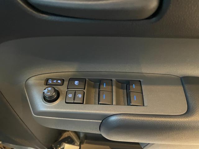 シエンタ ハイブリッドＸ　登録済未使用車　片側電動スライドドア　衝突被害軽減ブレーキ　コーナーセンサー　スマートキー　アダクティブクルーズコントロール　ＬＥＤヘッドライト　電動格納ドアミラー　３列シート７人乗り（22枚目）