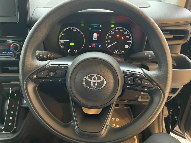 シエンタ ハイブリッドＸ　登録済未使用車　片側電動スライドドア　衝突被害軽減ブレーキ　コーナーセンサー　スマートキー　アダクティブクルーズコントロール　ＬＥＤヘッドライト　電動格納ドアミラー　３列シート７人乗り（15枚目）