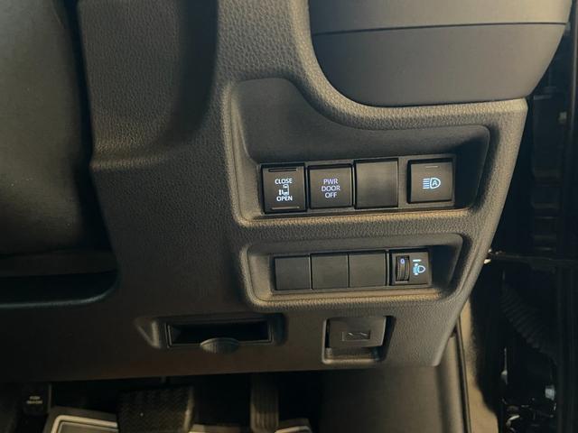 シエンタ ハイブリッドＸ　登録済未使用車　片側電動スライドドア　衝突被害軽減ブレーキ　コーナーセンサー　スマートキー　アダクティブクルーズコントロール　ＬＥＤヘッドライト　電動格納ドアミラー　３列シート７人乗り（18枚目）