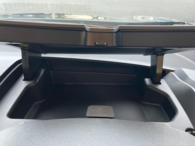 シエンタ ハイブリッドＸ　登録済未使用車　片側電動スライドドア　衝突被害軽減ブレーキ　コーナーセンサー　スマートキー　アダクティブクルーズコントロール　ＬＥＤヘッドライト　電動格納ドアミラー　３列シート７人乗り（20枚目）