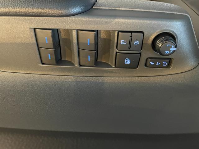 シエンタ ハイブリッドＸ　登録済未使用車　片側電動スライドドア　衝突被害軽減ブレーキ　コーナーセンサー　スマートキー　アダクティブクルーズコントロール　ＬＥＤヘッドライト　電動格納ドアミラー　３列シート７人乗り（21枚目）