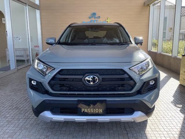 ＲＡＶ４ アドベンチャー　登録済未使用車　衝突被害軽減ブレーキ　コーナーセンサー　１０．５インチディスプレイオーディオ　ＥＴＣ２．０　デジタルインナーミラー　バックカメラ　アダクティブクルーズコントロール　パワーシート（6枚目）