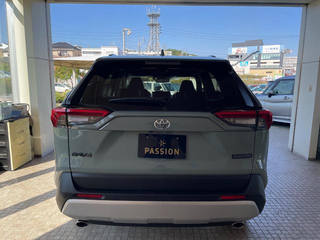 ＲＡＶ４ アドベンチャー　登録済未使用車　衝突被害軽減ブレーキ　コーナーセンサー　１０．５インチディスプレイオーディオ　ＥＴＣ２．０　デジタルインナーミラー　バックカメラ　アダクティブクルーズコントロール　パワーシート（9枚目）