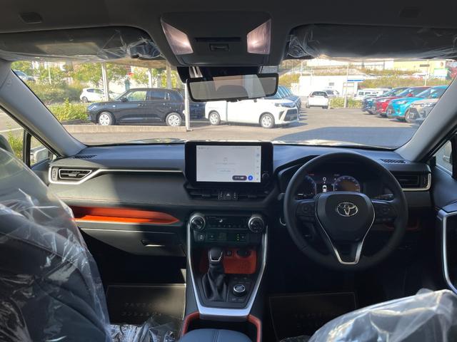 ＲＡＶ４ アドベンチャー　登録済未使用車　衝突被害軽減ブレーキ　コーナーセンサー　１０．５インチディスプレイオーディオ　ＥＴＣ２．０　デジタルインナーミラー　バックカメラ　アダクティブクルーズコントロール　パワーシート（12枚目）