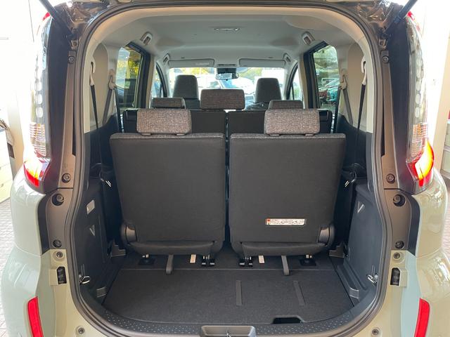 シエンタ ハイブリッドＺ　登録済未使用車　ディスプレイオーディオ　ＥＴＣ２．０　ドライブレコーダー　アドバンスドパーク　アダクティブクルーズコントロール　コンフォートＰＫＧ　寒冷地仕様　シートヒーター　両側電動スライドドア（11枚目）