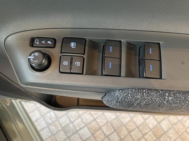 シエンタ ハイブリッドＺ　登録済未使用車　ディスプレイオーディオ　ＥＴＣ２．０　ドライブレコーダー　アドバンスドパーク　アダクティブクルーズコントロール　コンフォートＰＫＧ　寒冷地仕様　シートヒーター　両側電動スライドドア（25枚目）