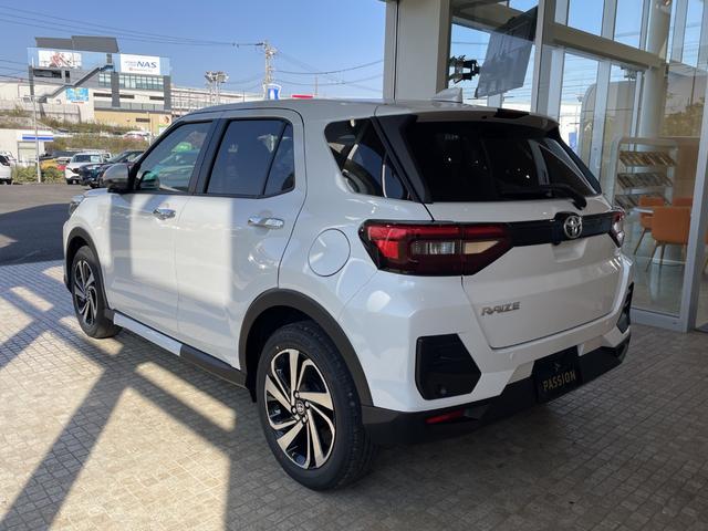 ライズ Ｚ　登録済未使用車　衝突被害軽減ブレーキ　パノラミックビュー　コーナーセンサー　スマートキー　シートヒーター　ディスプレイオーディオ　アルミホイール　アダクティブクルーズコントロール　ＬＥＤヘッドライト（10枚目）