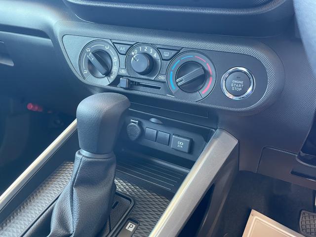 ライズ Ｘ　登録済未使用車　ナビレディパッケージ　衝突被害軽減ブレーキ　コーナーセンサー　スマートキー　電動格納ドアミラー　バックカメラ　アイドリングストップ　横滑り防止機能　光軸調整機能　ＬＥＤヘッドライト（13枚目）
