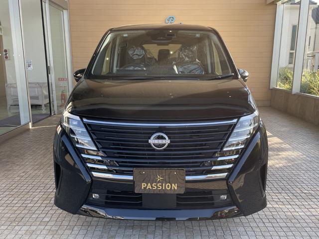 セレナ ｅ－パワー　ハイウェイスターＶ　登録済未使用車　両側電動スライドドア　衝突被害軽減ブレーキ　コーナーセンサー　アラウンドビューモニター　プロパイロット　デジタルインナーミラー　アルミホイール　ＬＥＤヘッドライト　電動格納ドアミラー（6枚目）