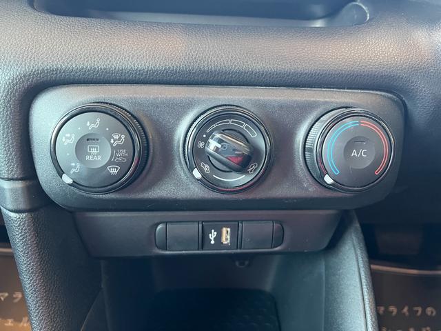 ヤリス X 車検8年9月 衝突被害軽減ブレーキ コーナーセンサー スマートキー ディスプレイオーディオ 電動格納ドアミラー 横滑り防止機能 マニュアルエアコン パワーウインドウ 光軸調整機能 オートハイビーム(13枚目)