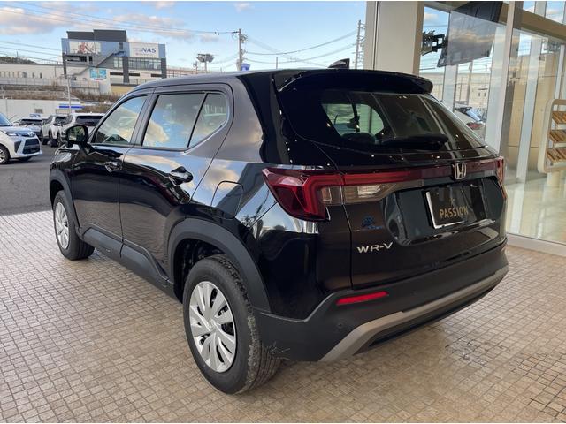 ＷＲ－Ｖ Ｘ　登録済未使用車　衝突被害軽減ブレーキ　コーナーセンサー　スマートホン　電動格納ドアミラー　バックカメラ　ＬＥＤヘッドライト　オートエアコン　アダクティブクルーズコントロール　横滑り防止機能（10枚目）