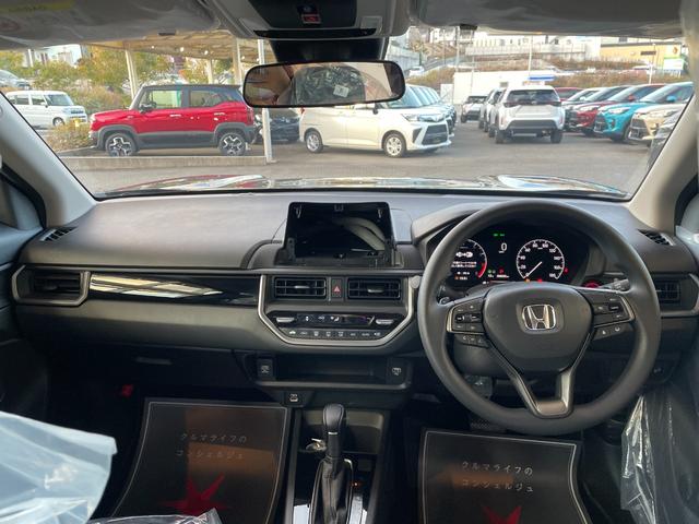 ＷＲ－Ｖ Ｘ　登録済未使用車　衝突被害軽減ブレーキ　コーナーセンサー　スマートホン　電動格納ドアミラー　バックカメラ　ＬＥＤヘッドライト　オートエアコン　アダクティブクルーズコントロール　横滑り防止機能（12枚目）