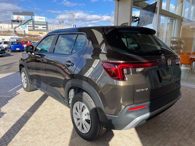 ＷＲ－Ｖ Ｘ　登録済未使用車　衝突被害軽減ブレーキ　コーナーセンサー　スマートホン　電動格納ドアミラー　バックカメラ　ＬＥＤヘッドライト　オートエアコン　アダクティブクルーズコントロール　横滑り防止機能（10枚目）