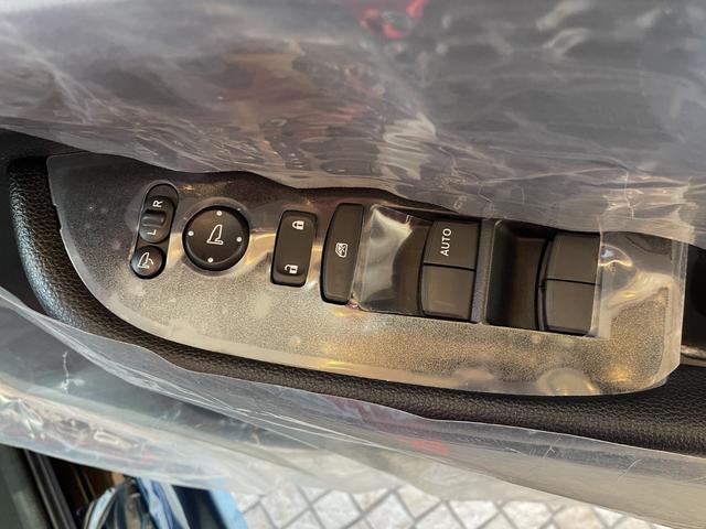 ＷＲ－Ｖ Ｘ　登録済未使用車　衝突被害軽減ブレーキ　コーナーセンサー　スマートホン　電動格納ドアミラー　バックカメラ　ＬＥＤヘッドライト　オートエアコン　アダクティブクルーズコントロール　横滑り防止機能（21枚目）