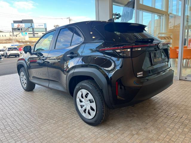 ヤリスクロス Ｘ　登録済未使用車　衝突被害軽減ブレーキ　コーナーセンサー　ディスプレイオーディオ　横滑り防止機能　アダクティブクルーズコントロール　オートエアコン　横滑り防止機能　ＥＴＣ　電動格納ドアミラー（10枚目）