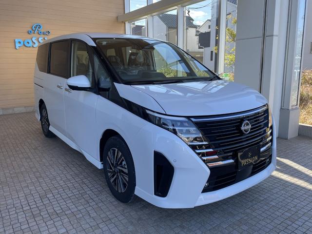 セレナ ｅ－パワー　ハイウェイスターＶ　登録済未使用車　両側電動スライドドア　衝突被害軽減ブレーキ　コーナーセンサー　アラウンドビューモニター　プロパイロット　デジタルインナーミラー　アルミホイール　ＬＥＤヘッドライト　電動格納ドアミラー（7枚目）