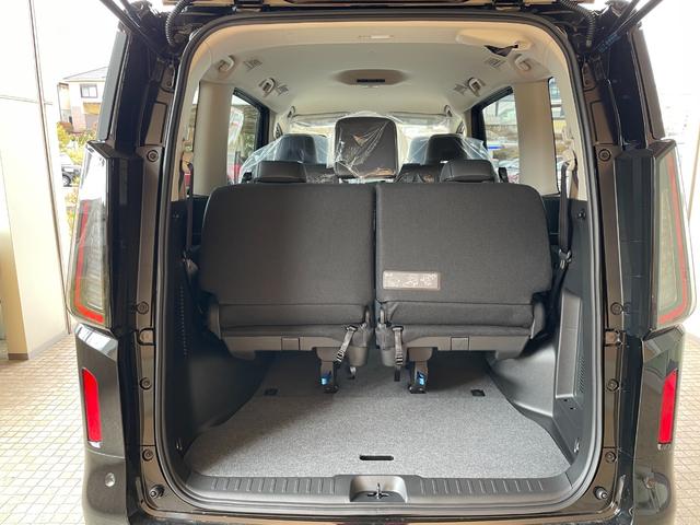 セレナ ｅ－パワー　ハイウェイスターＶ　登録済未使用車　両側電動スライドドア　衝突被害軽減ブレーキ　コーナーセンサー　アラウンドビューモニター　プロパイロット　デジタルインナーミラー　アルミホイール　ＬＥＤヘッドライト　電動格納ドアミラー（11枚目）