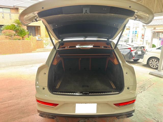 ベンテイガ V8(6枚目)