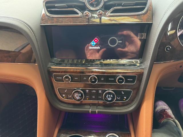 ベンテイガ V8(7枚目)