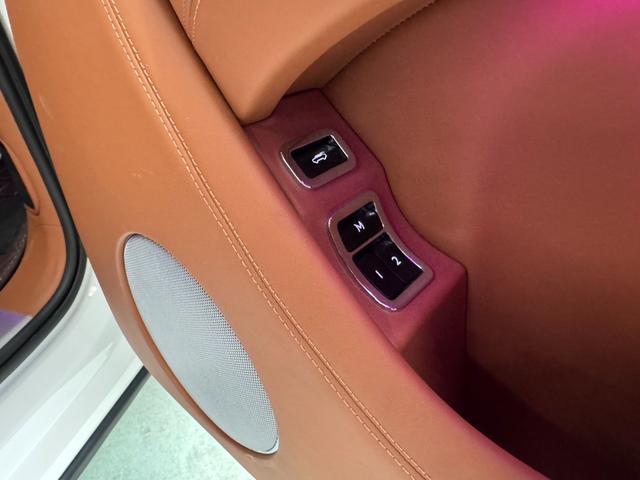 ベンテイガ V8(20枚目)