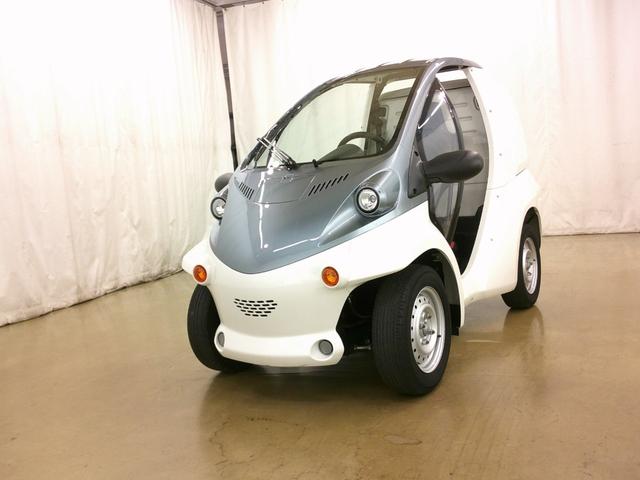 トヨタ 　コムス　Ｂ・ＣＯＭデリバリー　サイドバイザー　ハイビームスイッチ　１０メートル充電ケーブル当社オリジナルカラー　１００Ｖ充電　電気自動車　ミニカー　１人乗り（2枚目）