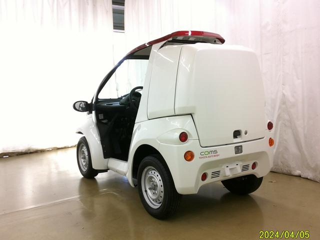 トヨタ 　コムス　Ｂ・ＣＯＭデリバリー　サイドバイザー　ハイビームスイッチ　１０メートル充電ケーブル　電気自動車　１人乗り　ミニカー　１００Ｖ充電　当社オリジナルカラー（8枚目）