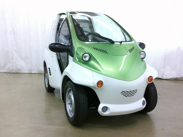 トヨタ 　コムス　Ｂ・ＣＯＭデリバリー　サイドバイザー　ハイビームスイッチ　フロントディスクブレーキ　１人乗り　電気自動車　１００Ｖ充電　１０メートル充電ケーブル　ミニカー（4枚目）