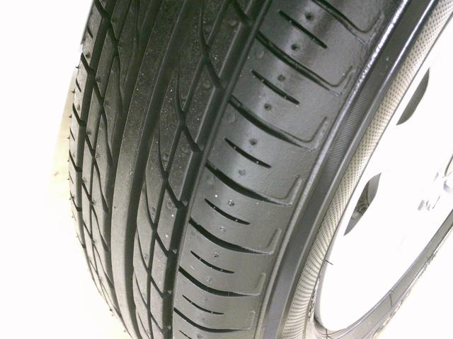 トヨタ 　コムス　Ｐ・ＣＯＭ　サイドバイザー　純正１２インチアルミホイール　電気自動車　１００Ｖ充電　１人乗り　ミニカー（31枚目）