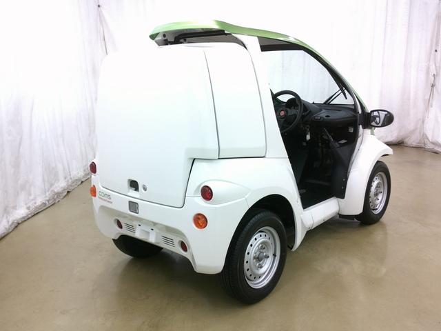 トヨタ 　コムス　Ｂ・ＣＯＭデリバリーサイドバイザー　ハイビームスイッチ　フロントディスクブレーキ　１０メートル充電ケーブル　１００Ｖ充電　１人乗り　電気自動車　ミニカー（6枚目）