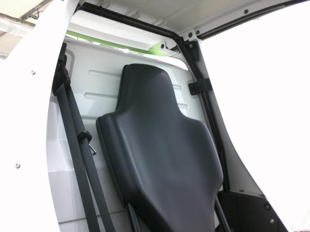 トヨタ 　コムス　Ｂ・ＣＯＭデリバリーサイドバイザー　ハイビームスイッチ　フロントディスクブレーキ　１０メートル充電ケーブル　１００Ｖ充電　１人乗り　電気自動車　ミニカー（22枚目）